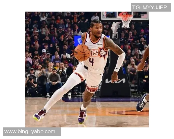 布克表现惊艳第三节独得16分全场砍下33分5板7助助球队取胜