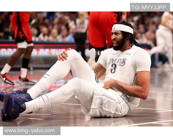 美媒透露克莱与浓眉意识到独行侠可能进行交易的消息 美媒透露克莱与浓眉意识到独行侠可能进行交易的消息