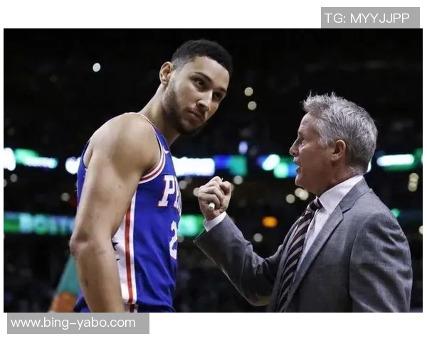 布朗强调需持续为A西蒙斯创造进攻空间其适应替补角色表现出色