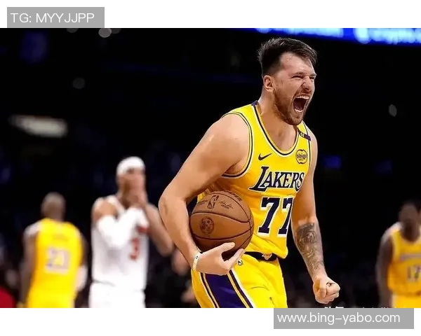 东契奇状态堪忧防守如雕像缺乏拼搏精神引发热议 东契奇状态堪忧防守如雕像缺乏拼搏精神引发热议