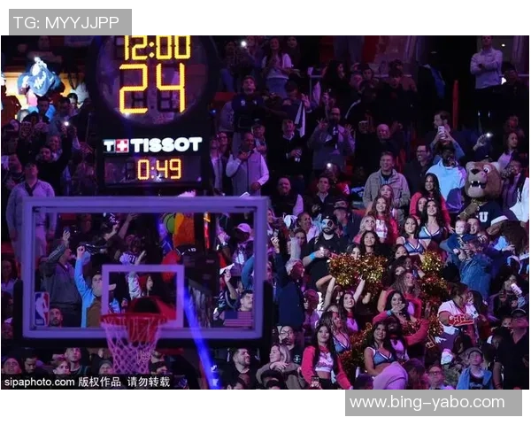 安芬尼西蒙斯末节狂砍16分助力逆转创赛季新高39分表现惊艳全场 安芬尼西蒙斯末节狂砍16分助力逆转创赛季新高39分表现惊艳全场