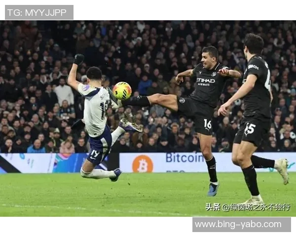 差点出事！热刺后场出球被断，勒温得球后扫射高出横梁