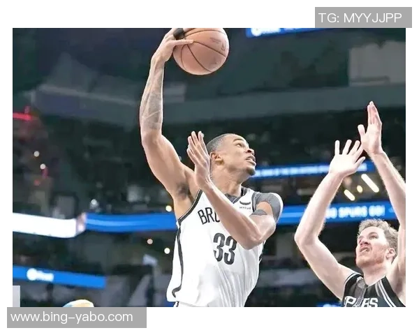 克拉克斯顿创造历史首次三双成篮网21世纪首位中锋三双球员 克拉克斯顿创造历史首次三双成篮网21世纪首位中锋三双球员