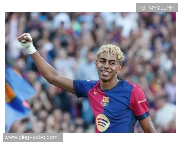 亚马尔母亲合照需先付800欧友人称其谦逊不喜张扬