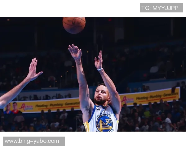 库里强调年轻球员的重要性呼吁全队以积极能量共同努力争胜 库里强调年轻球员的重要性呼吁全队以积极能量共同努力争胜