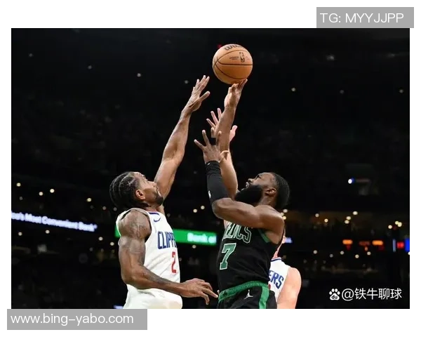 杰伦布朗场均296分助力球队东部第三却仅获东部第六排名